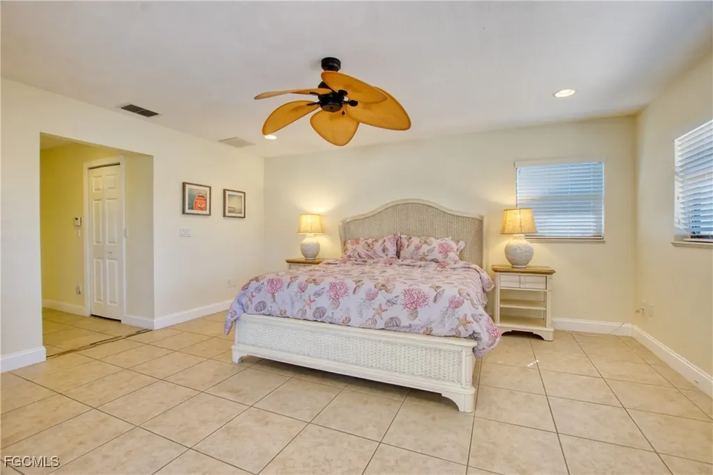 3208 SE 5th Avenue Cape Coral FL 33904