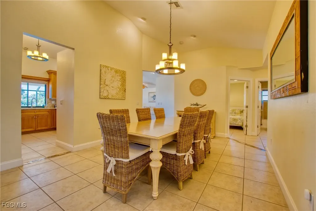 3208 SE 5th Avenue Cape Coral FL 33904