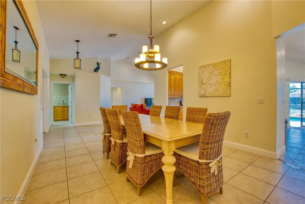 3208 SE 5th Avenue Cape Coral FL 33904