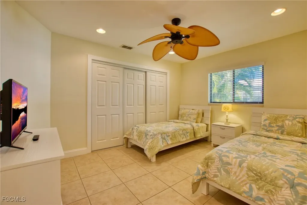 3208 SE 5th Avenue Cape Coral FL 33904