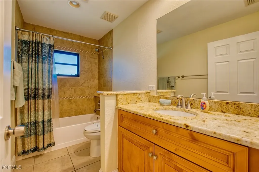 3208 SE 5th Avenue Cape Coral FL 33904