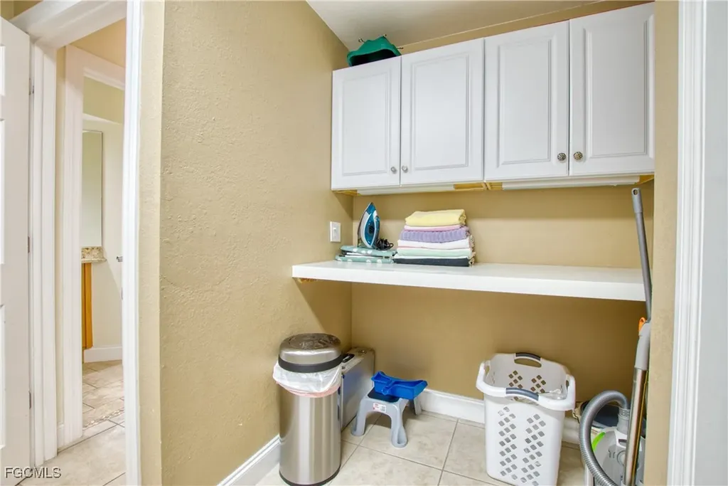 3208 SE 5th Avenue Cape Coral FL 33904
