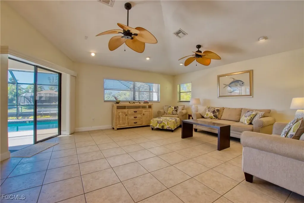 3208 SE 5th Avenue Cape Coral FL 33904