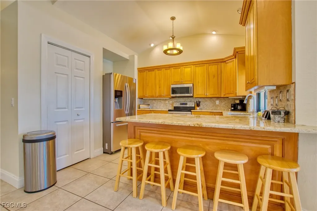 3208 SE 5th Avenue Cape Coral FL 33904
