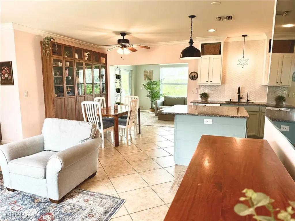 133 SE 19th Street Cape Coral FL 33990