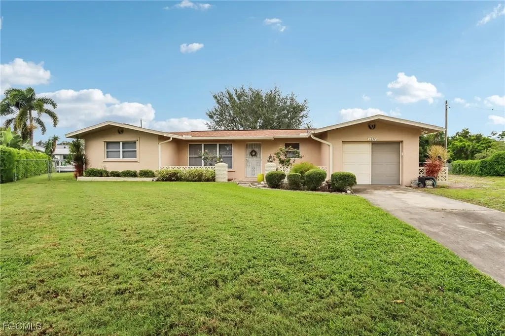 1037 Ione Drive Fort Myers FL 33919
