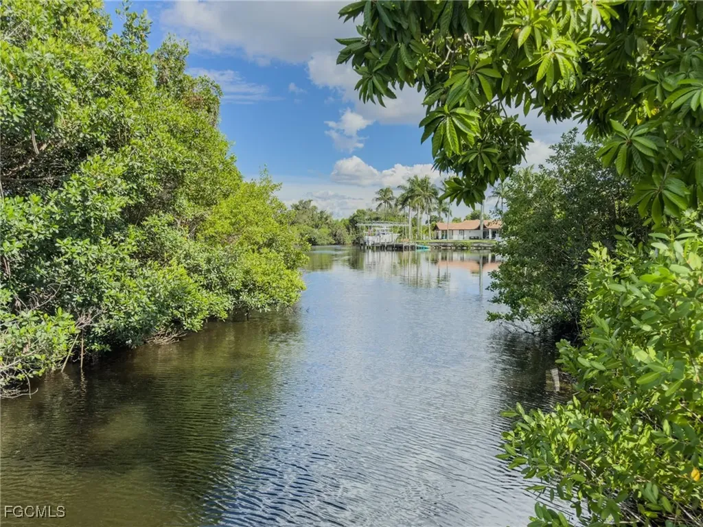 1037 Ione Drive Fort Myers FL 33919