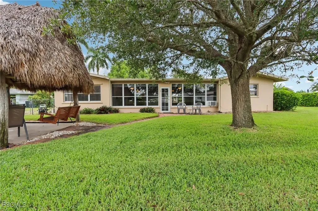 1037 Ione Drive Fort Myers FL 33919
