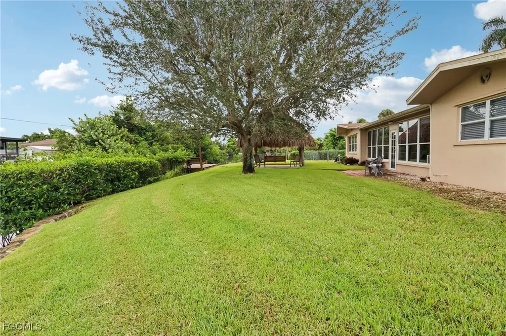 1037 Ione Drive Fort Myers FL 33919
