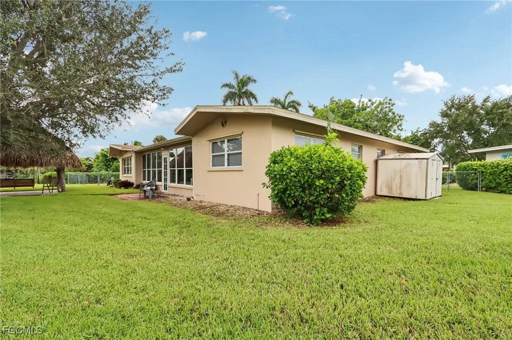 1037 Ione Drive Fort Myers FL 33919