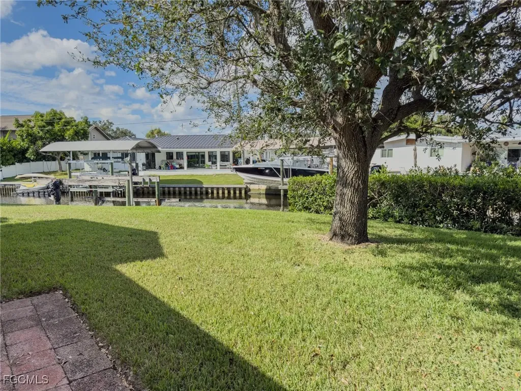 1037 Ione Drive Fort Myers FL 33919