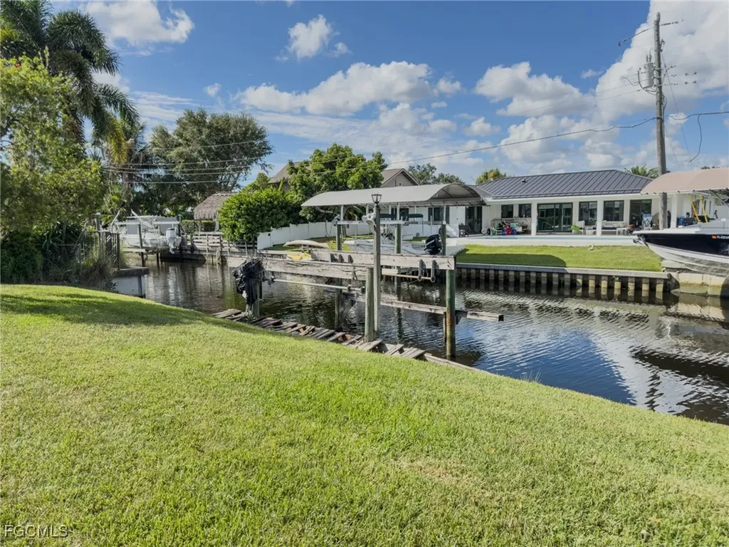 1037 Ione Drive Fort Myers FL 33919