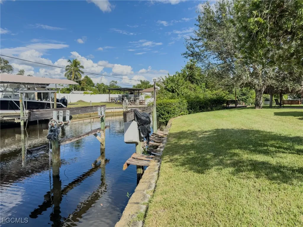 1037 Ione Drive Fort Myers FL 33919
