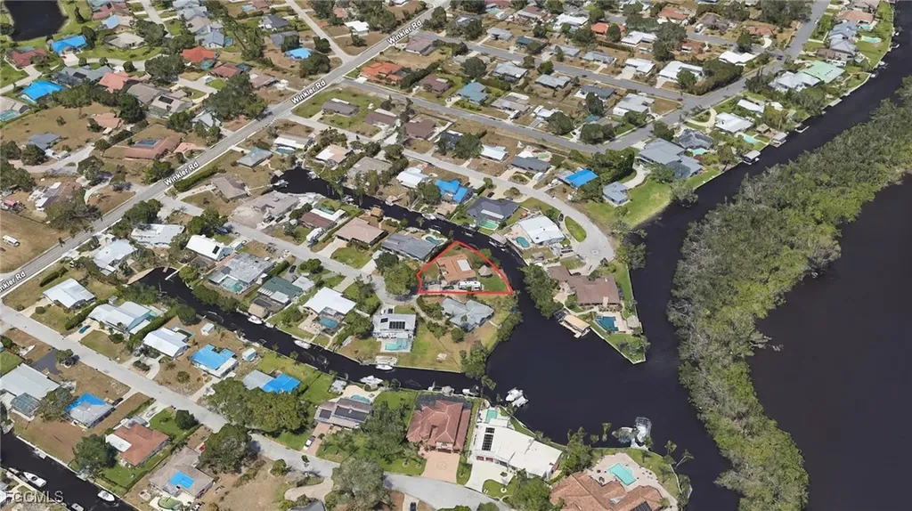1037 Ione Drive Fort Myers FL 33919