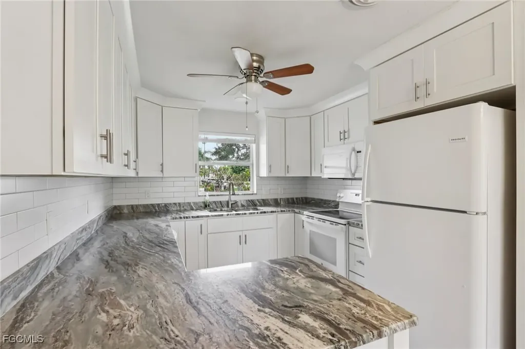 1037 Ione Drive Fort Myers FL 33919