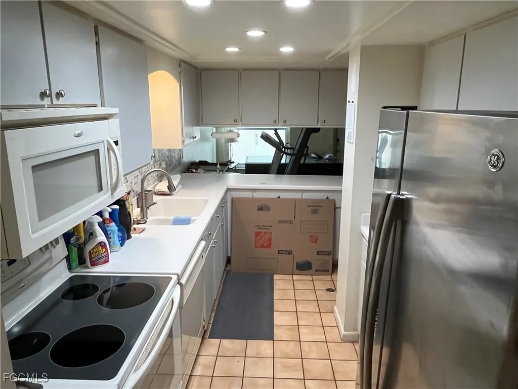 4002 SE 20th Place Cape Coral FL 33904