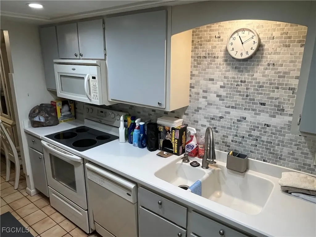 4002 SE 20th Place Cape Coral FL 33904