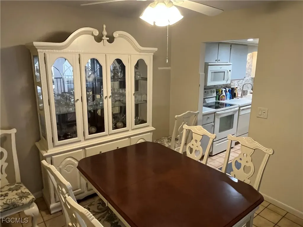 4002 SE 20th Place Cape Coral FL 33904