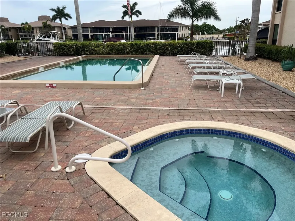 4002 SE 20th Place Cape Coral FL 33904