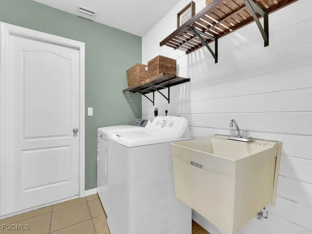 1506 NW 26th Place Cape Coral FL 33993