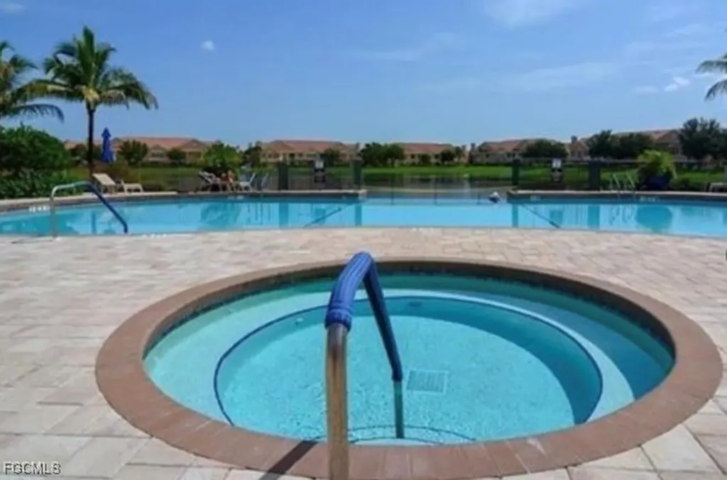 1807 Concordia Lake Circle Cape Coral FL 33909