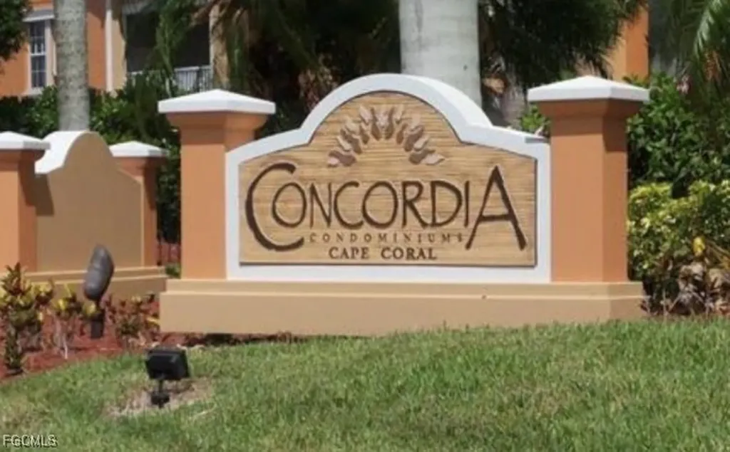1807 Concordia Lake Circle Cape Coral FL 33909