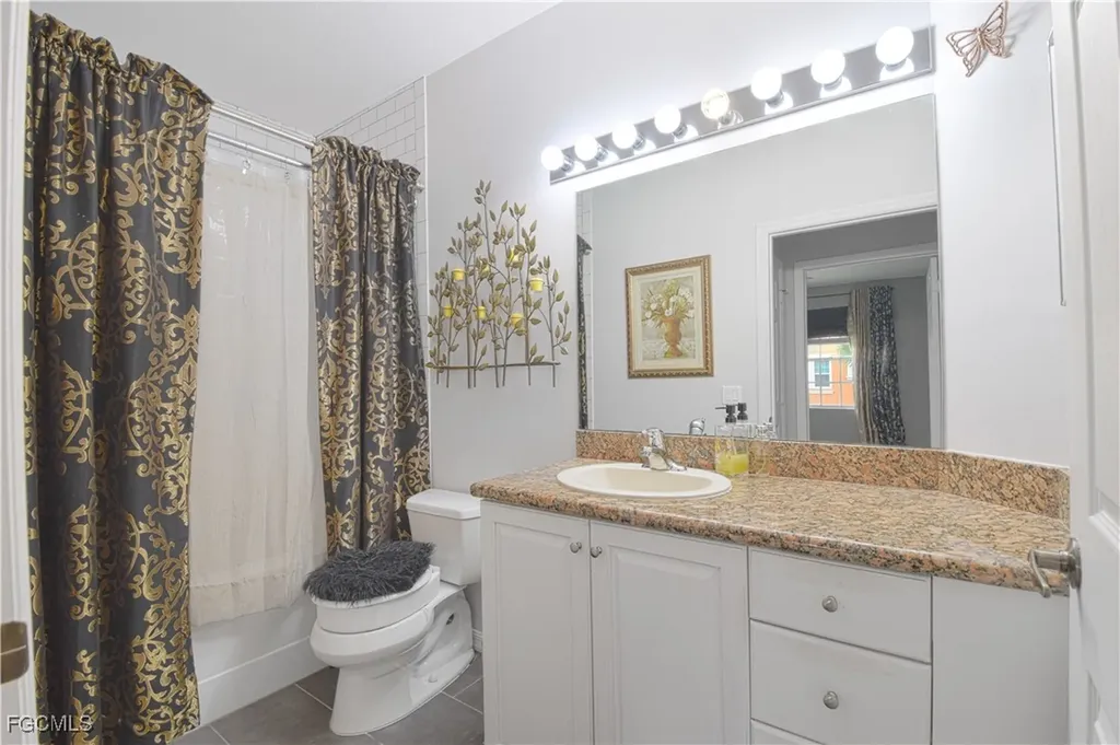 1807 Concordia Lake Circle Cape Coral FL 33909