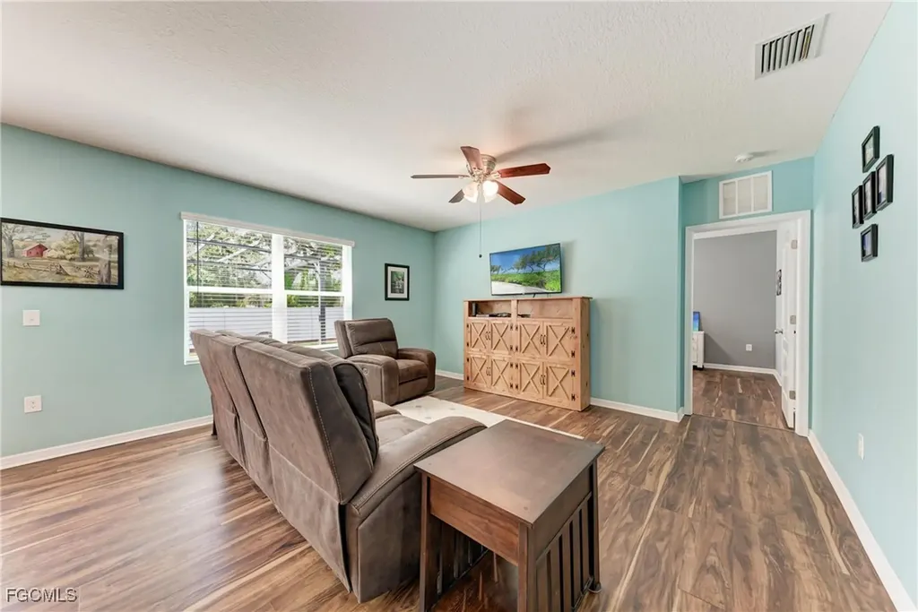 5809 71st Street E Palmetto FL 34221