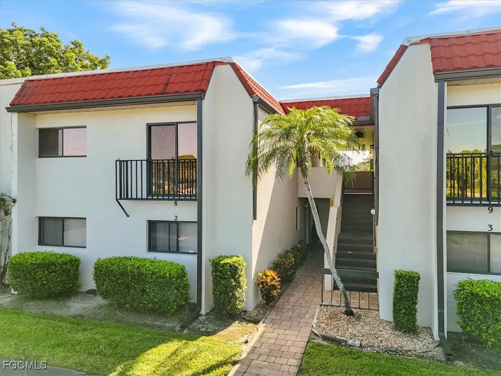 4728 Orange Grove Boulevard North Fort Myers FL 33903