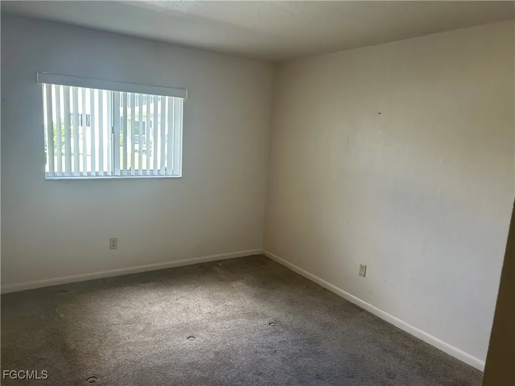 4718 SE 5th Avenue Cape Coral FL 33904