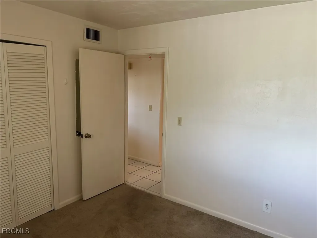4718 SE 5th Avenue Cape Coral FL 33904
