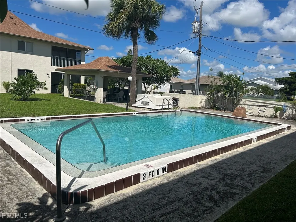 4718 SE 5th Avenue Cape Coral FL 33904