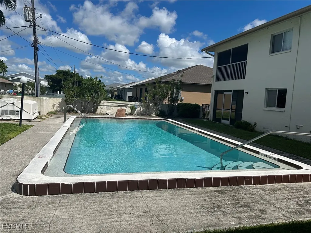 4718 SE 5th Avenue Cape Coral FL 33904