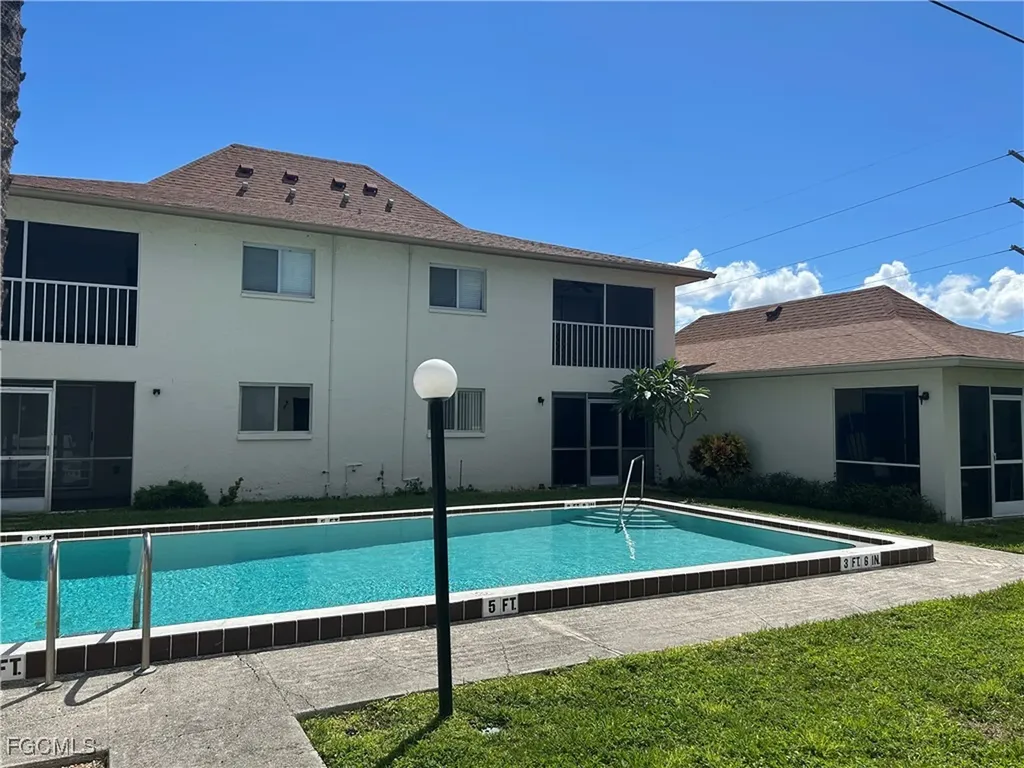 4718 SE 5th Avenue Cape Coral FL 33904