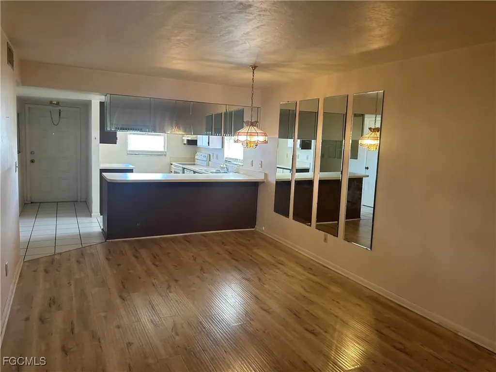 4718 SE 5th Avenue Cape Coral FL 33904