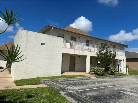 4718 SE 5th Avenue Cape Coral FL 33904