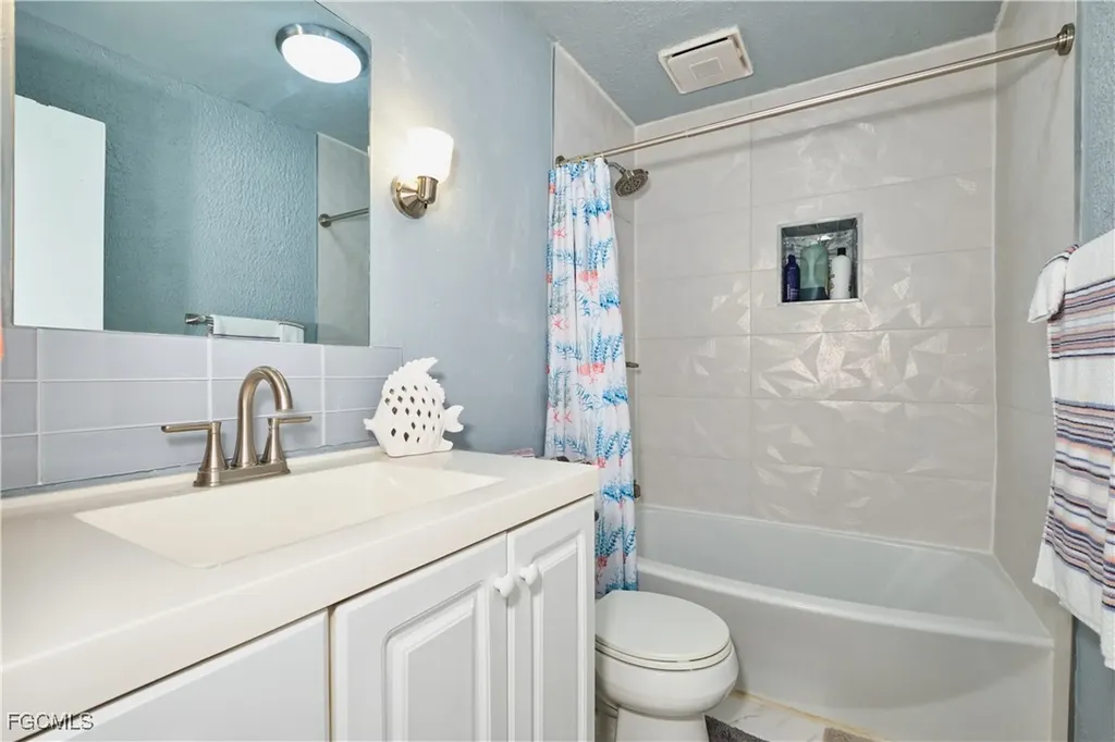 372 Altamont Avenue Fort Myers FL 33905