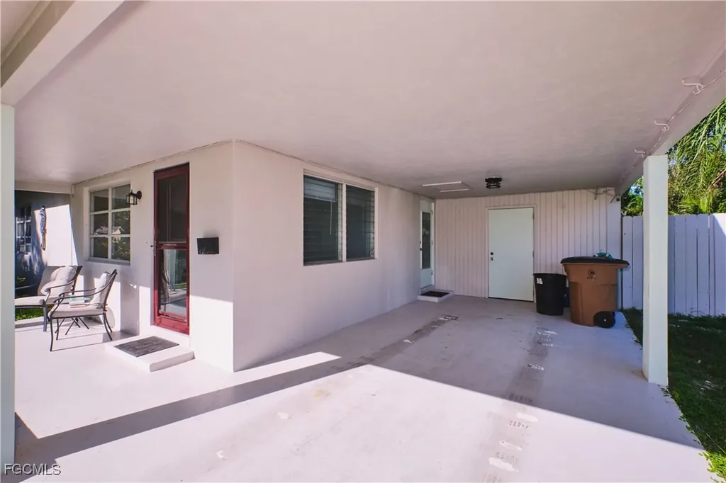 372 Altamont Avenue Fort Myers FL 33905