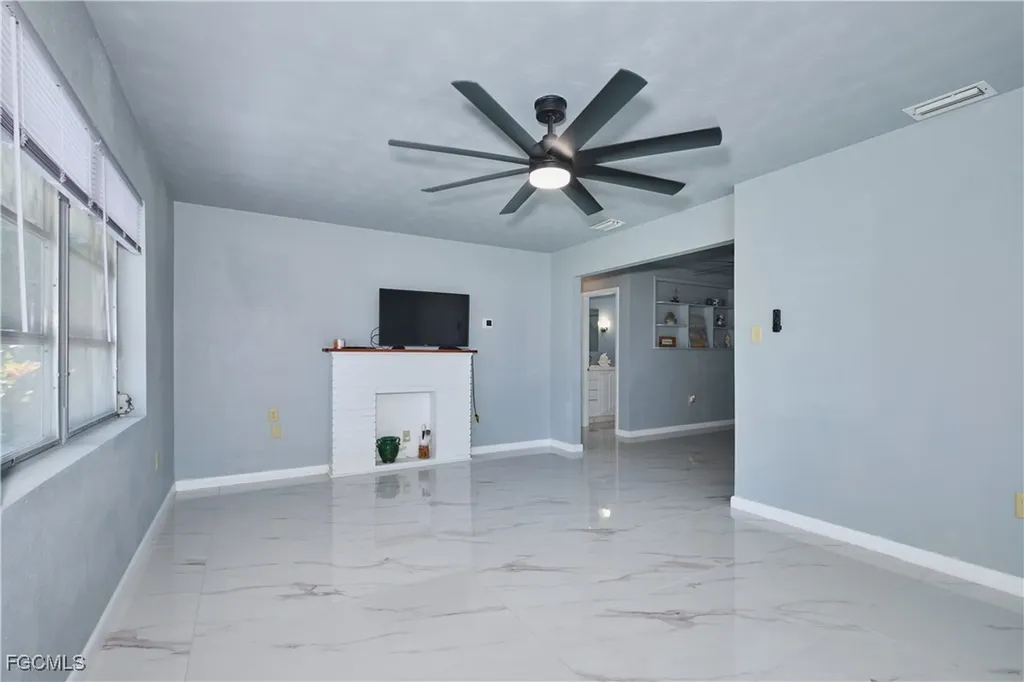 372 Altamont Avenue Fort Myers FL 33905