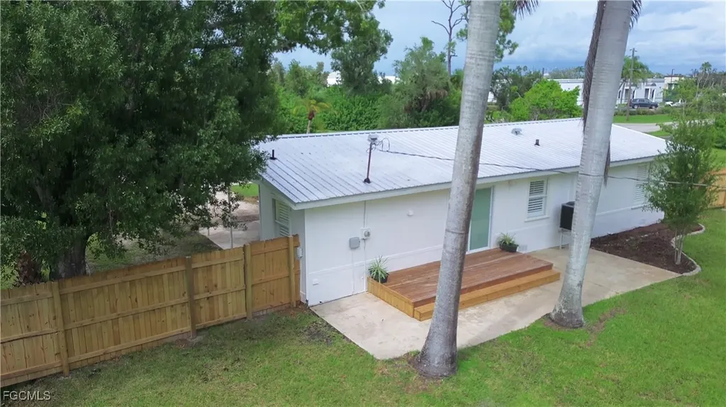 213 W Mckenzie Street Punta Gorda FL 33950