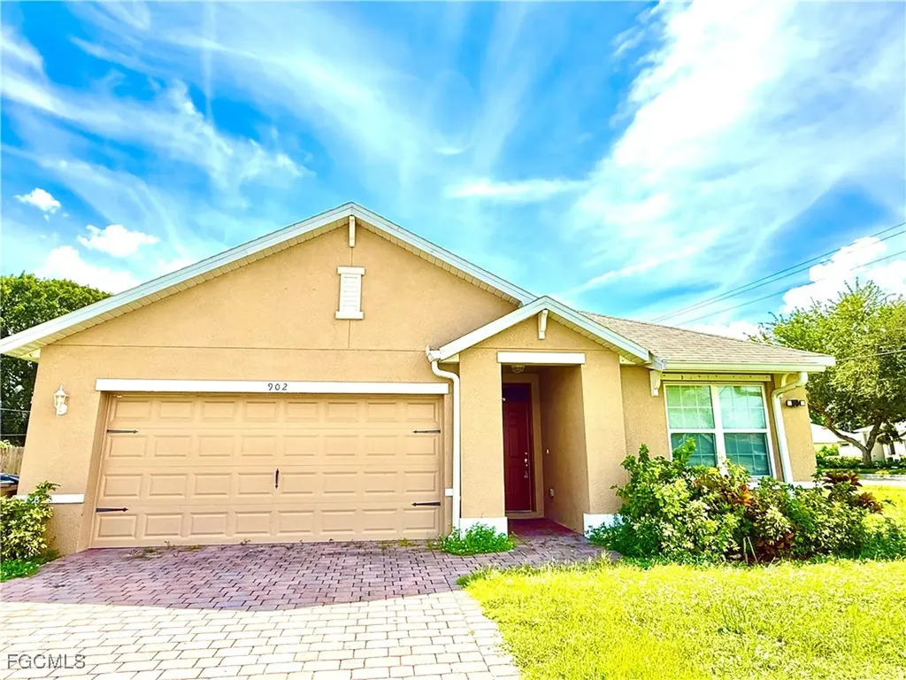 902 SE 31st Terrace Cape Coral FL 33904