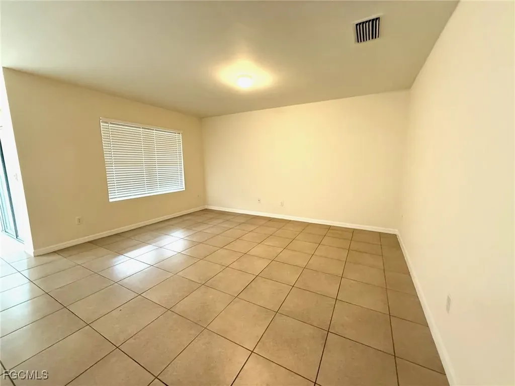 902 SE 31st Terrace Cape Coral FL 33904