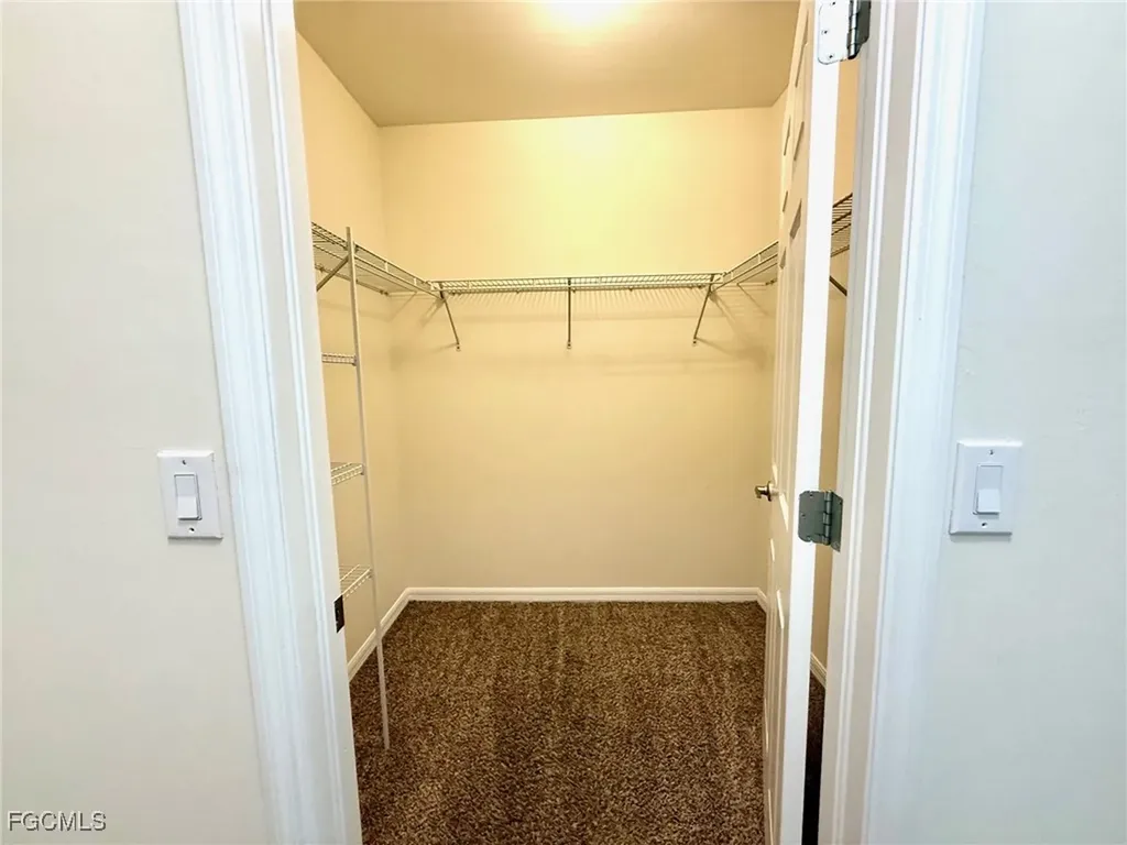 902 SE 31st Terrace Cape Coral FL 33904