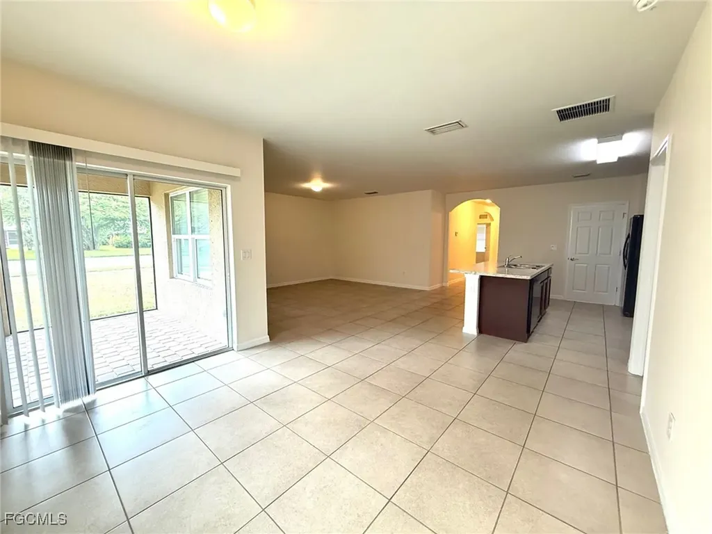 902 SE 31st Terrace Cape Coral FL 33904