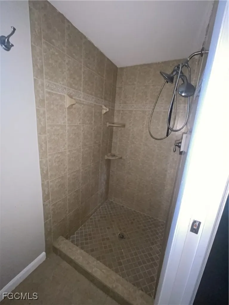 1518 SE 11th Avenue Cape Coral FL 33990