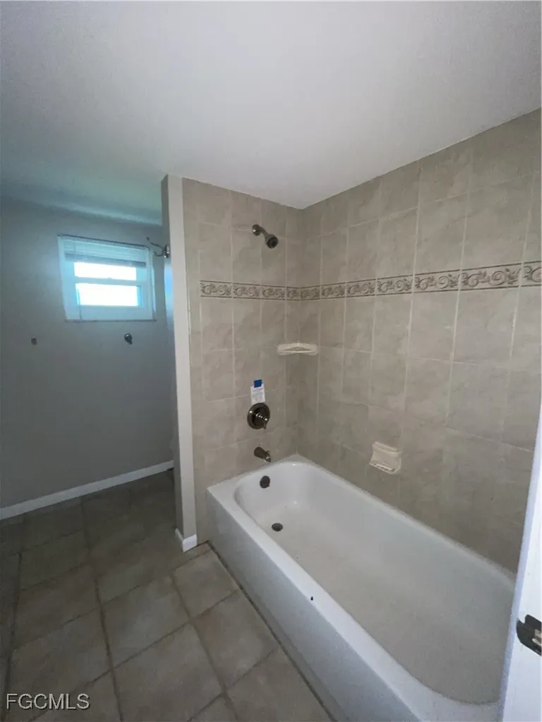 1518 SE 11th Avenue Cape Coral FL 33990