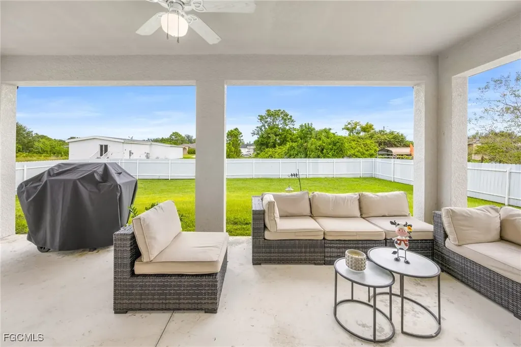 2812 12th Street SW Lehigh Acres FL 33976