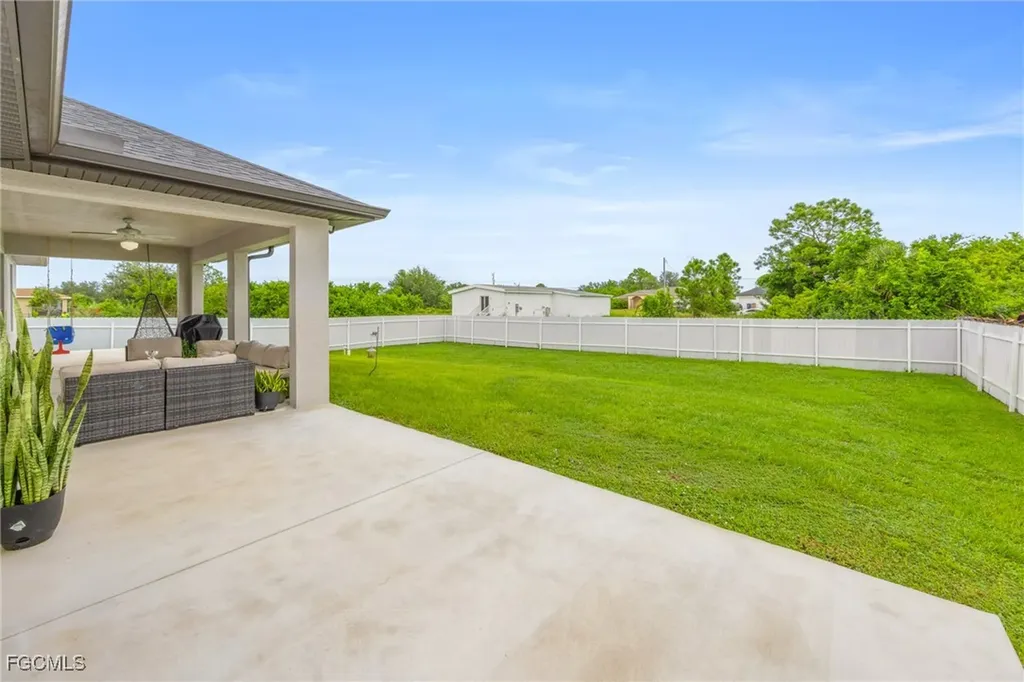 2812 12th Street SW Lehigh Acres FL 33976