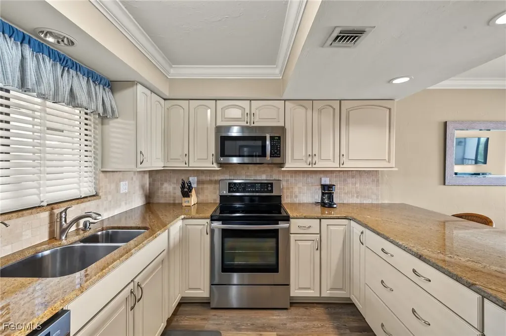 4200 Steamboat Bend Fort Myers FL 33919