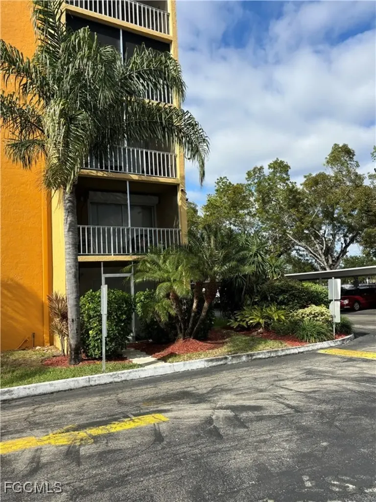 2366 E Mall Drive Fort Myers FL 33901